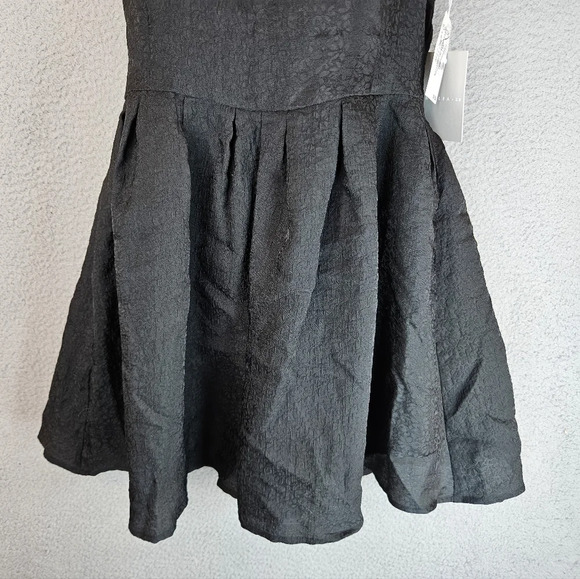 Chelsea 28 Womens Black Mini Romper Sz M Pockets Puckered Textured - Picture 4 of 14